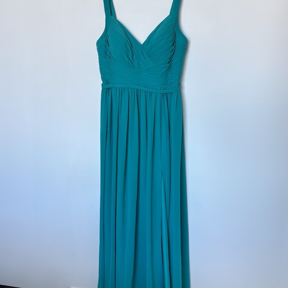 Azazie Chanel in the colour Jade (discontinued colour - size A8) - Picture 1 of 7